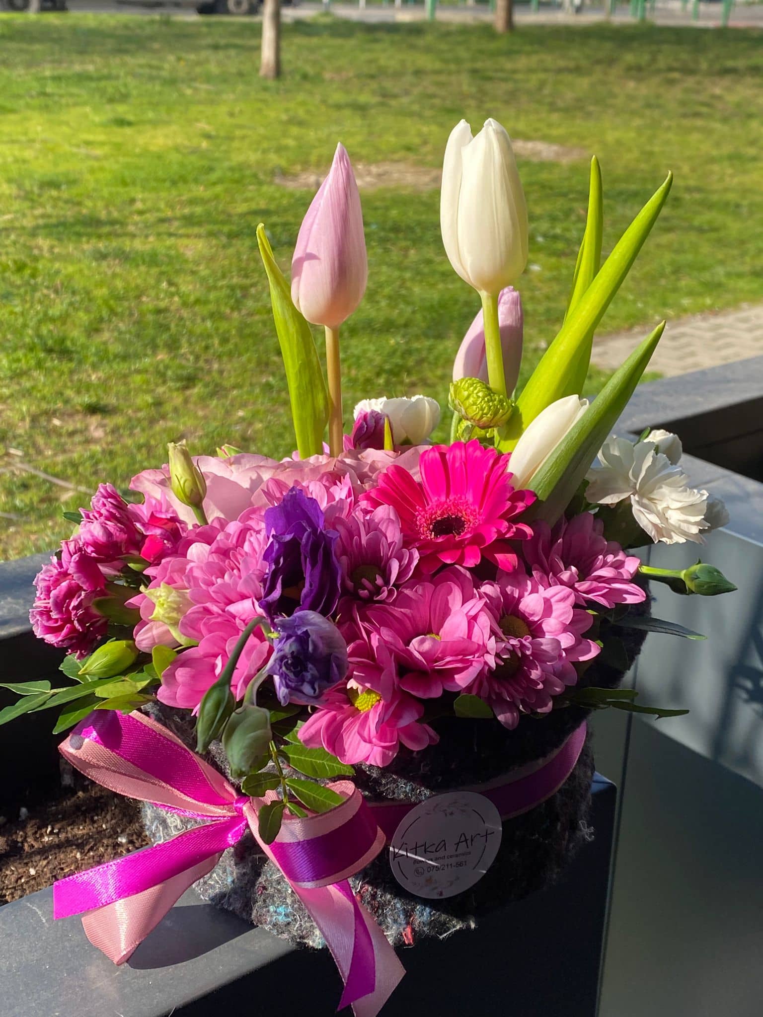 Romantic flower arrangement with tulips, gerberas and chrysanthemums — 2
