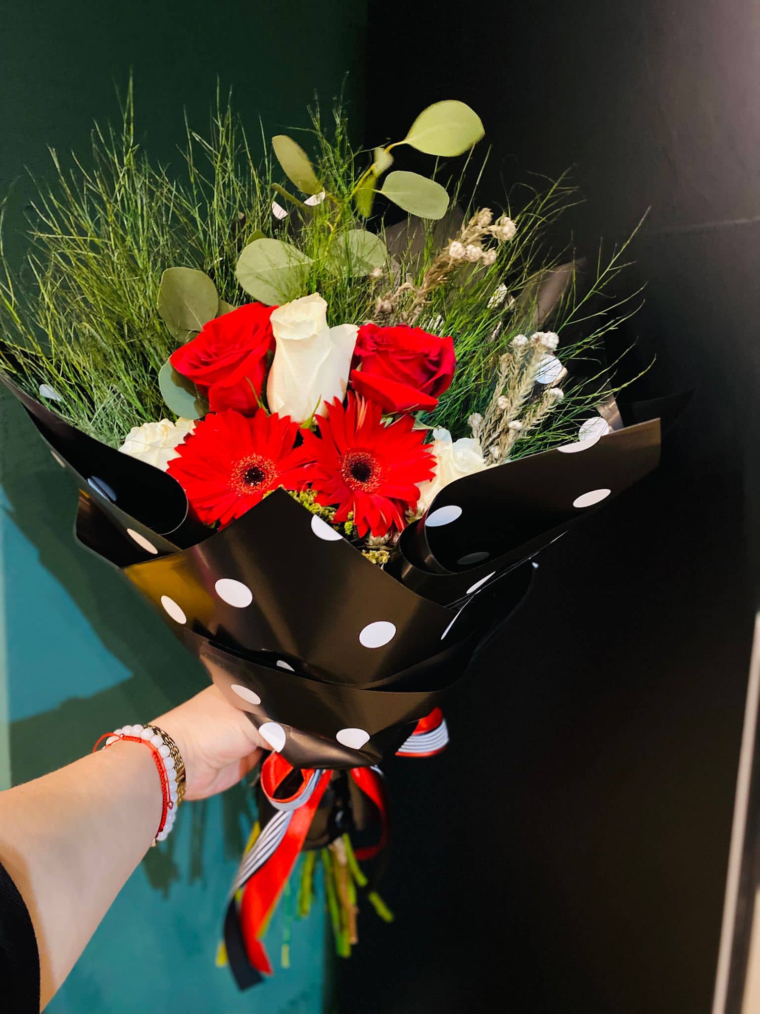 Mixed Bouquet with Roses and Gerberas — 2