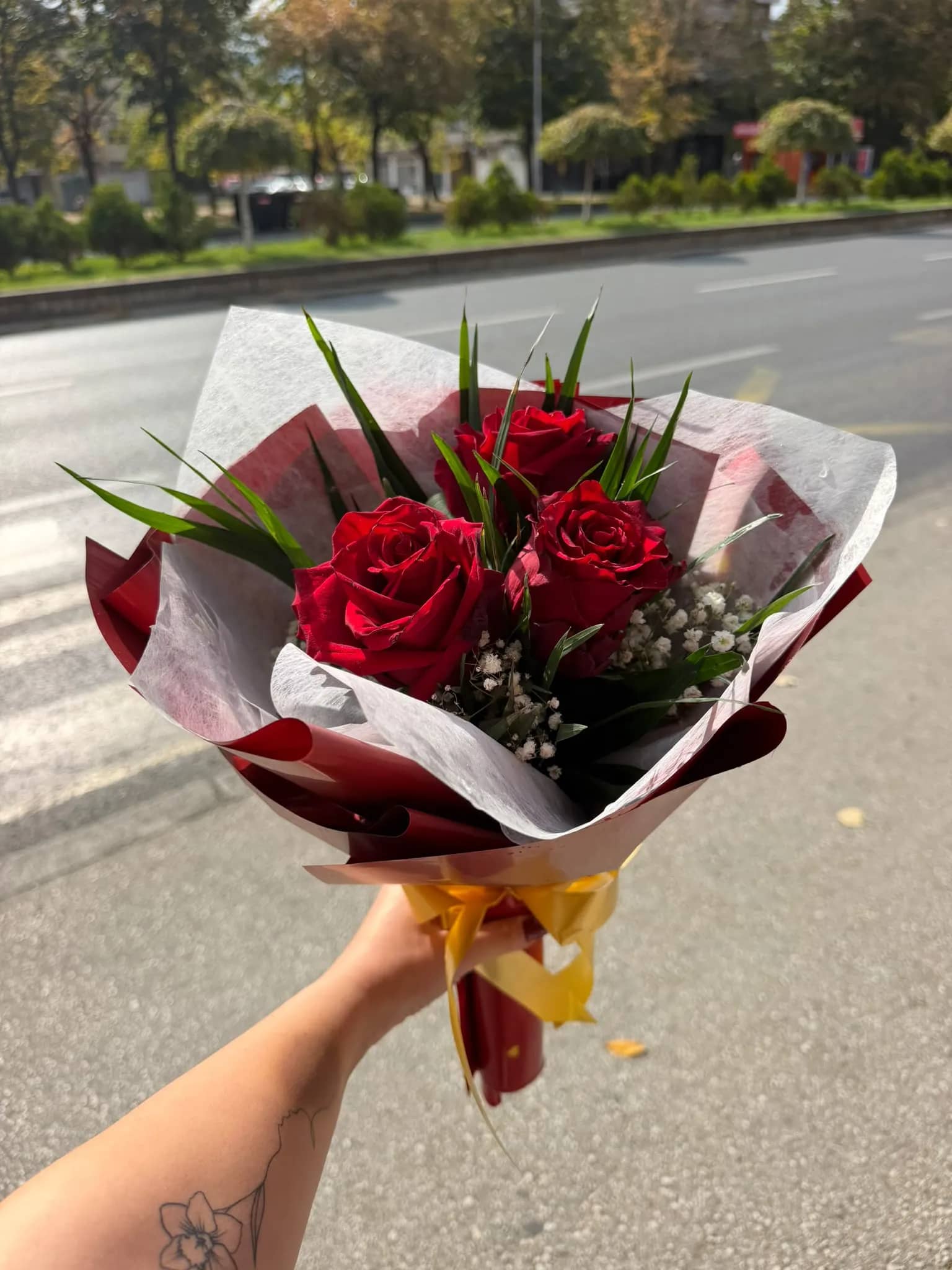 Red Roses Bouquet with Baby's Breath — 2