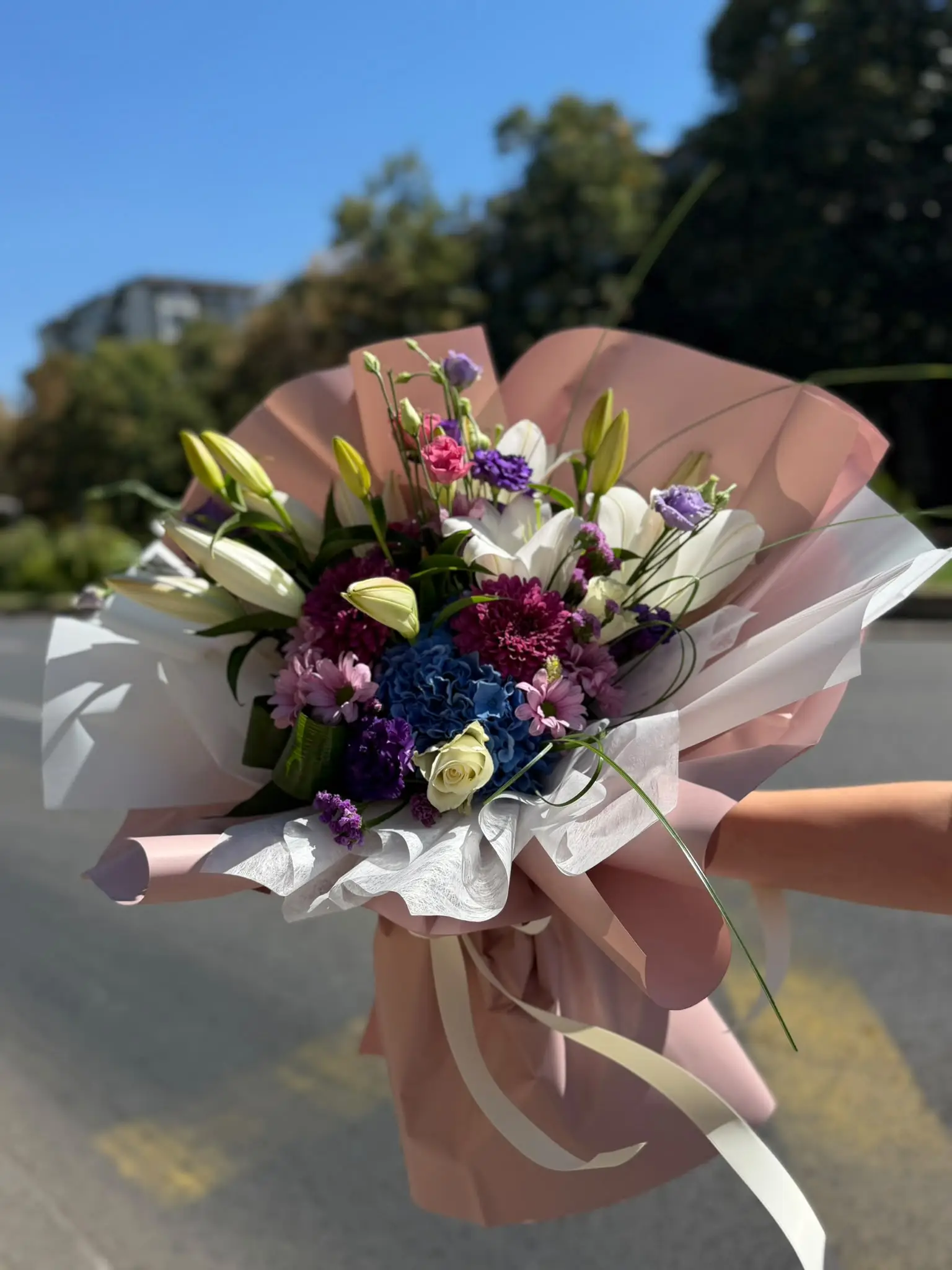 Mixed Bouquet with Lilies and Blue Hydrangea — 2
