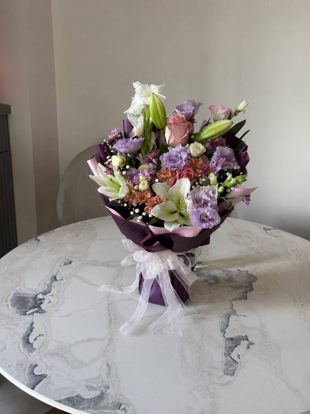 Elegant Lilies and Purple Lisianthus Mixed Bouquet — 2
