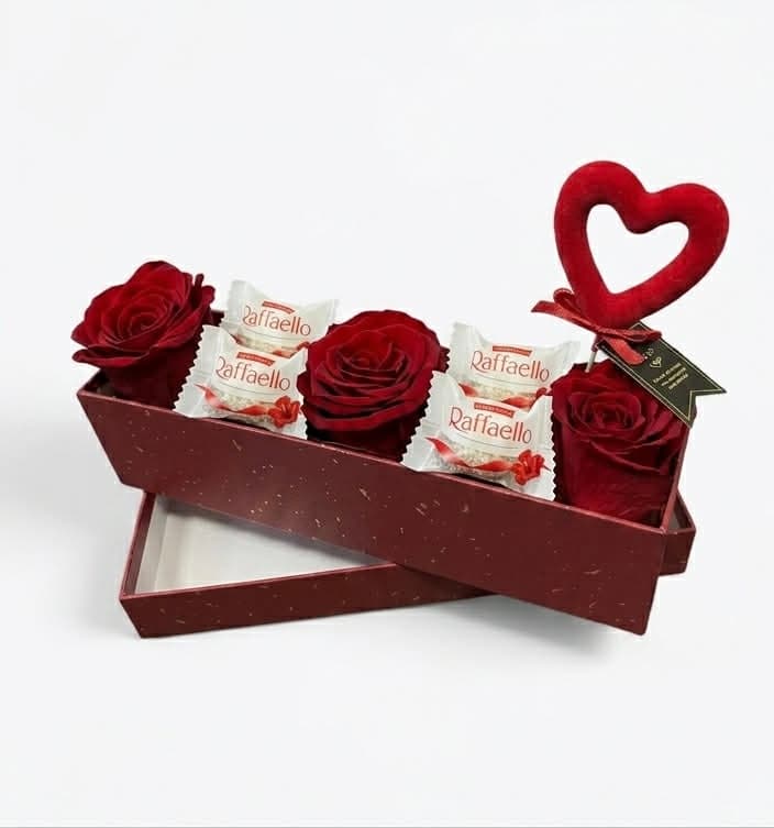 Box with 3 Red Roses, Raffaello, and Heart image