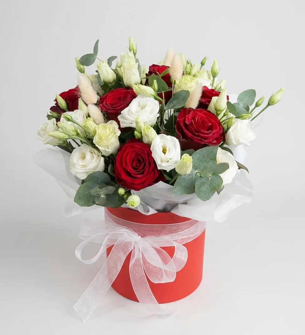 Imazhi i Kutia Elegante me Rreza të Kuqe dhe Eustoma