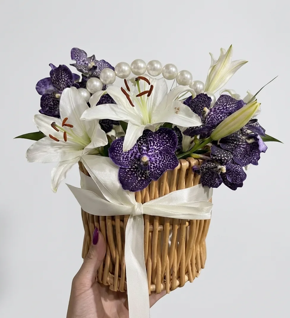 Elegant Basket with White Lilies and Purple Orchids — 1