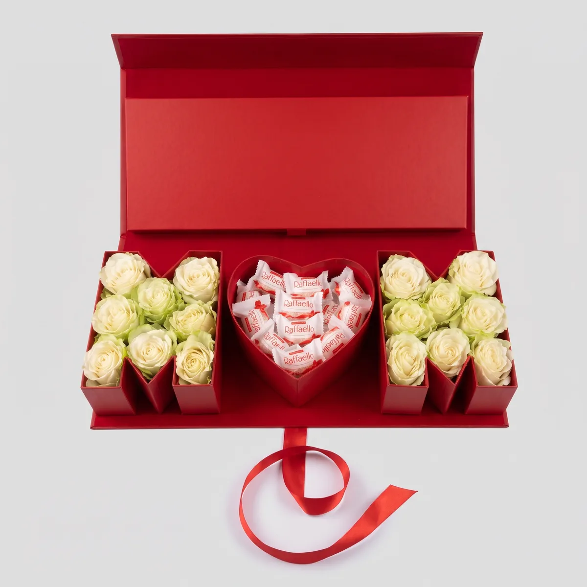 MOM Luxury Box with Roses and Raffaello — 1