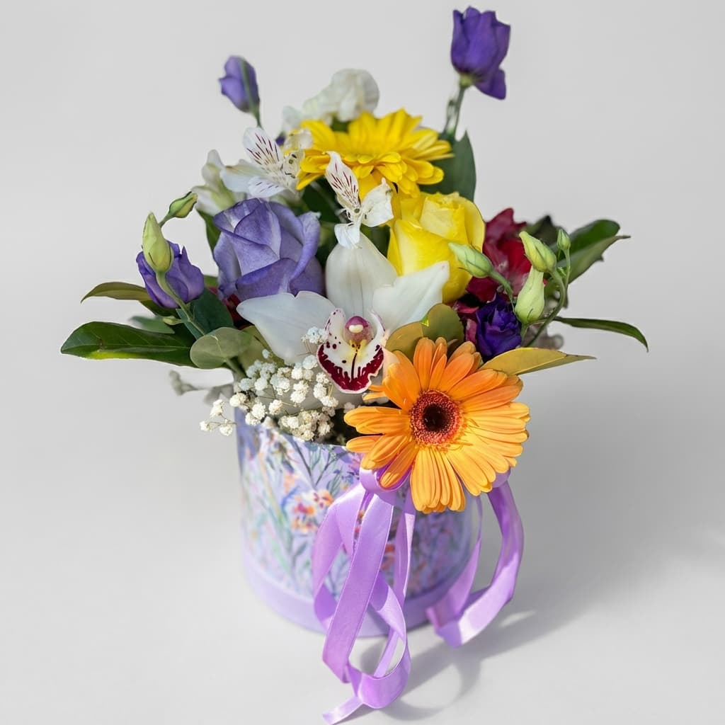 Слика на Цветна експлозија во виолетова кутија