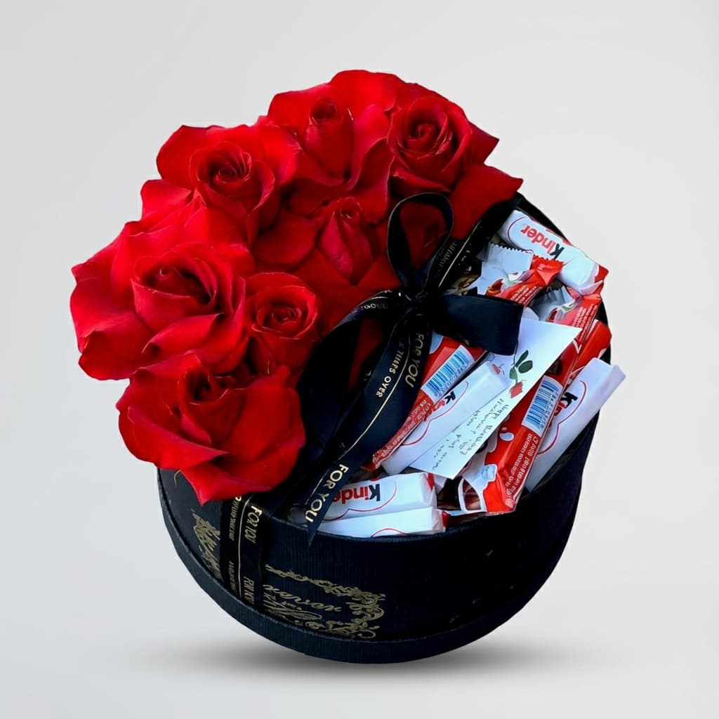 Слика на Кутија со ружи и Kinder