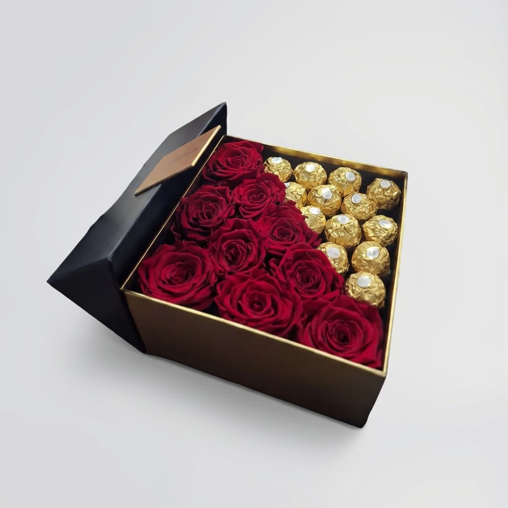 Слика на Ексклузивна магнетна кутија со рози и фереро